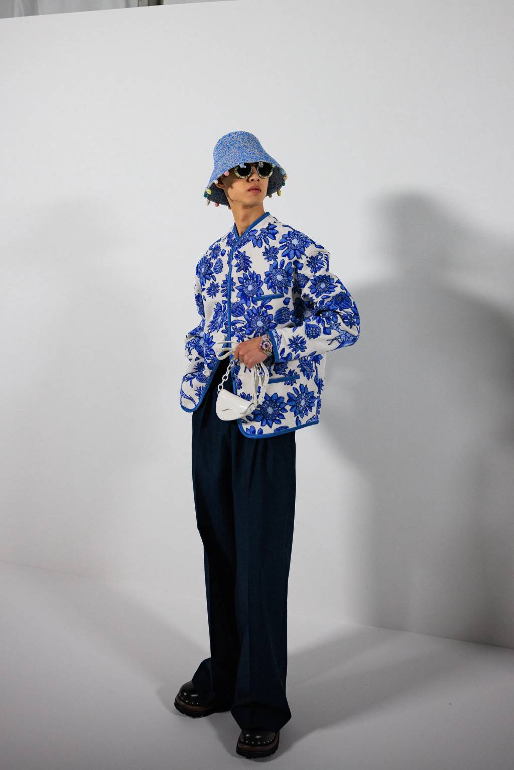 Dior_Mens_SS25_Backstage_AcielleStyleDuMonde-006RZ Dior: coleção masculina de verão traz a padronagem da azulejaria