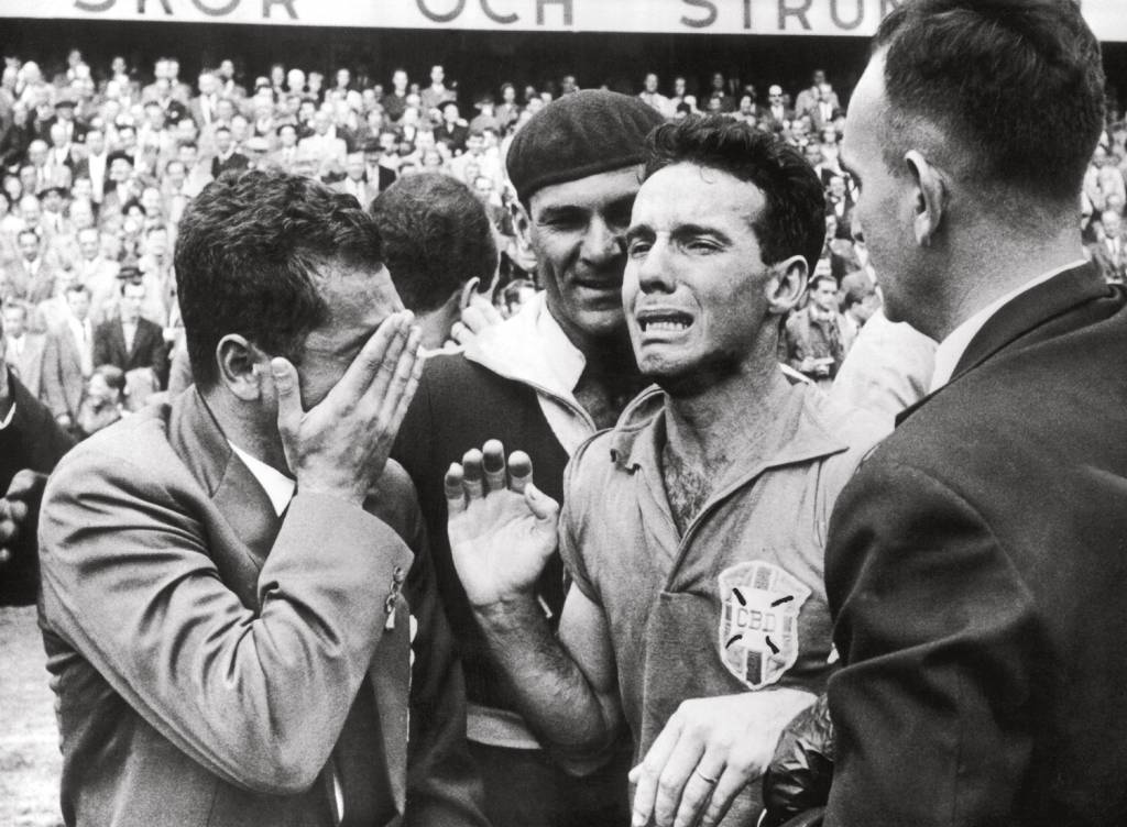 GettyImages-104404264.jpg 1958 - Campeão do mundo na Suécia: o choro de um inovador no gramado