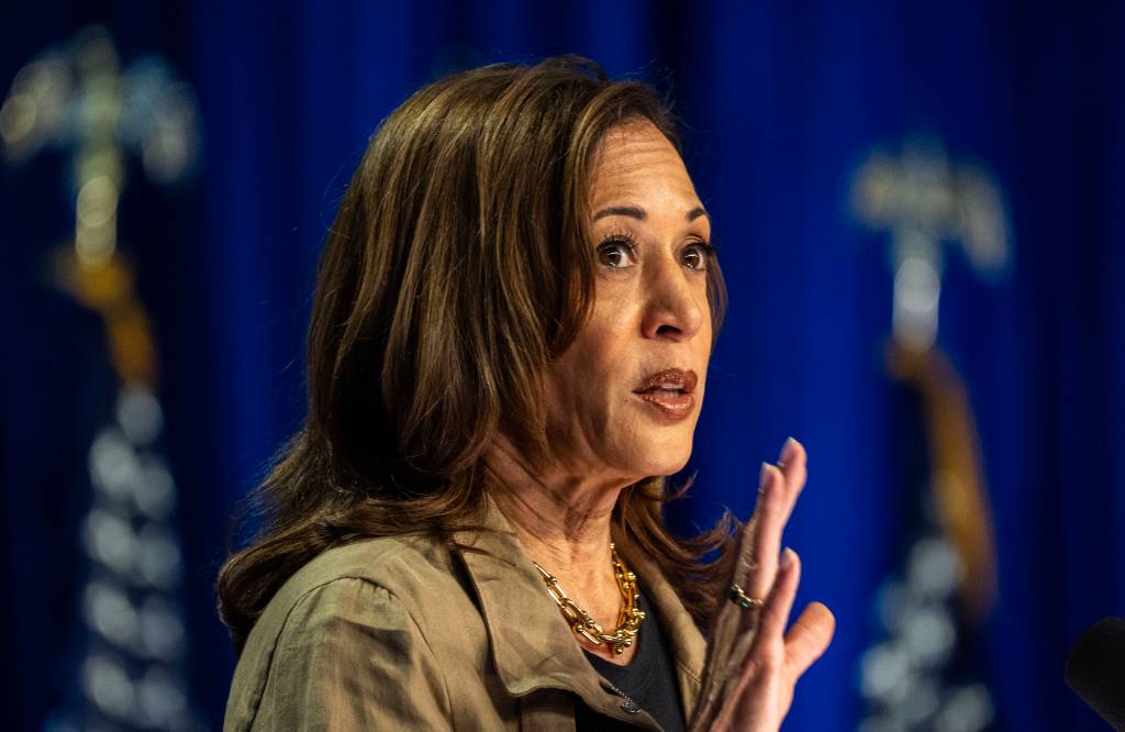 Kamala Harris revive corrida eleitoral americana em novo livro