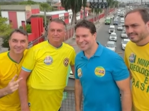 As atitudes que traduzem o desânimo de Bolsonaro na campanha de Ramagem no Rio