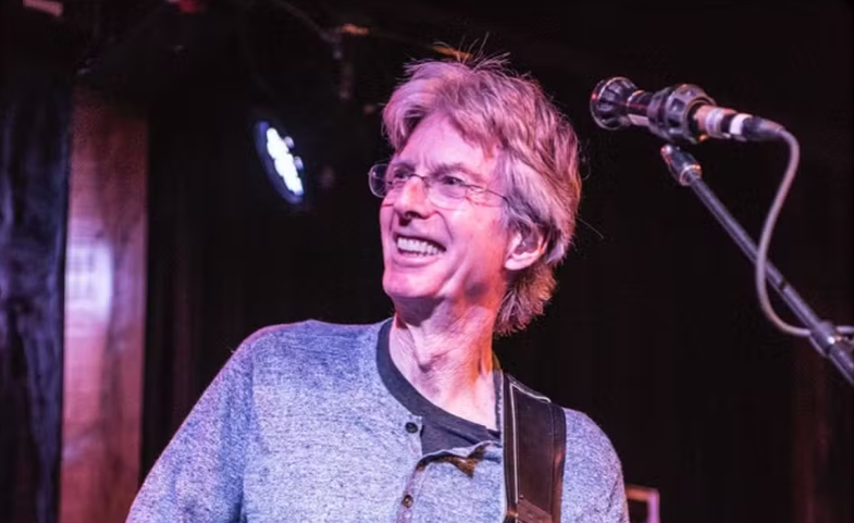 Phil Lesh, baixista e fundador do Grateful Dead, morre aos 84 anos