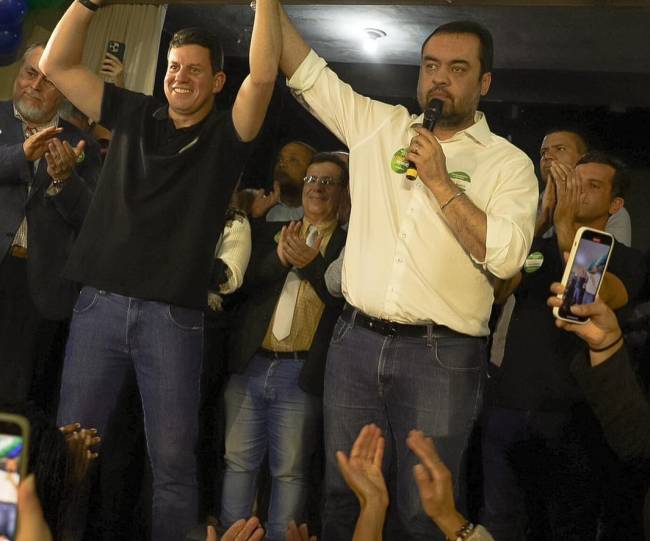 Snapinsta.app_450793321_349633221572927_5808916516284161789_n_1080 Hingo Hammes (PP) ao lado do governador Claudio Castro, durante campanha em Petrópolis