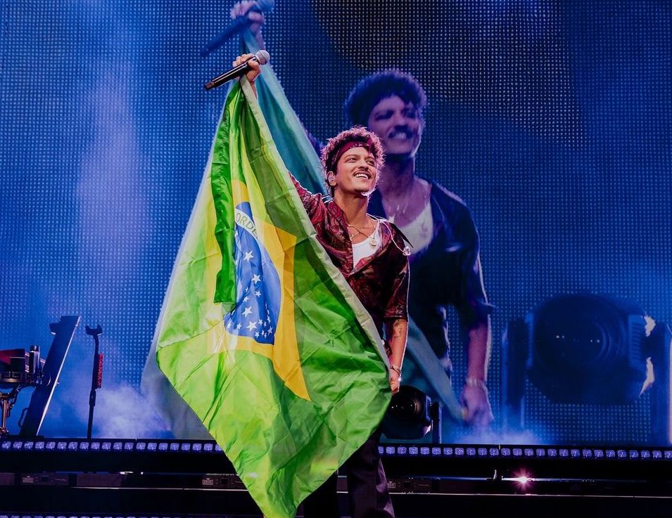 As dez vezes que Bruno Mars mostrou amor intenso pelo Brasil