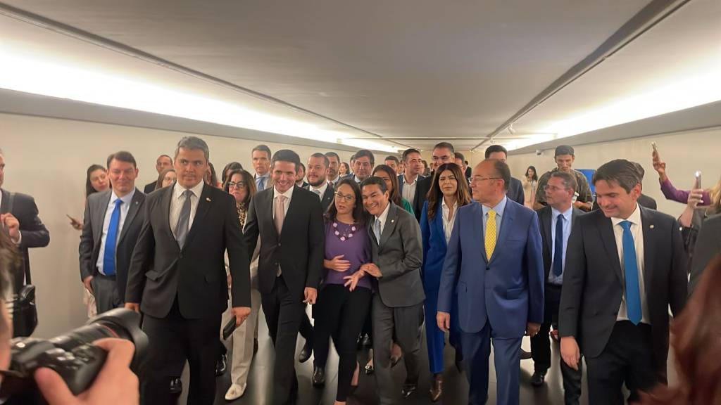 Renata Abreu e integrantes da bancada do Podemos Renata Abreu e integrantes da bancada do Podemos