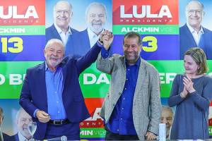 coletiva-apoio-lula-pdt-carlos-lupi-ricardostuckert-03 Lula, Carlos Lupi e Gleisi Hoffmann.