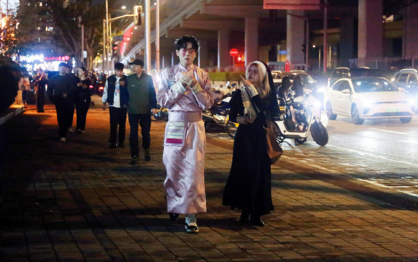 Xangai restringe fantasias de Halloween para evitar demonstrações políticas