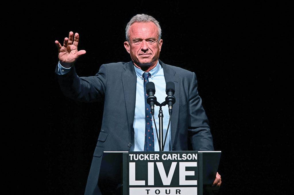 US-VOTE-POLITICS-TRUMP VOZ DA INVOLUÇÃO - Com um currículo de experiências pessoais estapafúrdias, Robert F. Kennedy Jr., escolhido para a Saúde, desdenha de vacinas, crê em tratamentos alternativos e vive em pé de guerra contra a Big Pharma