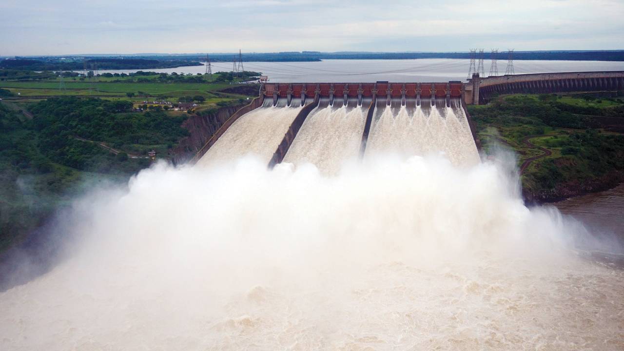 HIDRElÉTRICA - Uma das vantagens comparativas do Brasil é ter metade da eletricidade gerada pelas águas