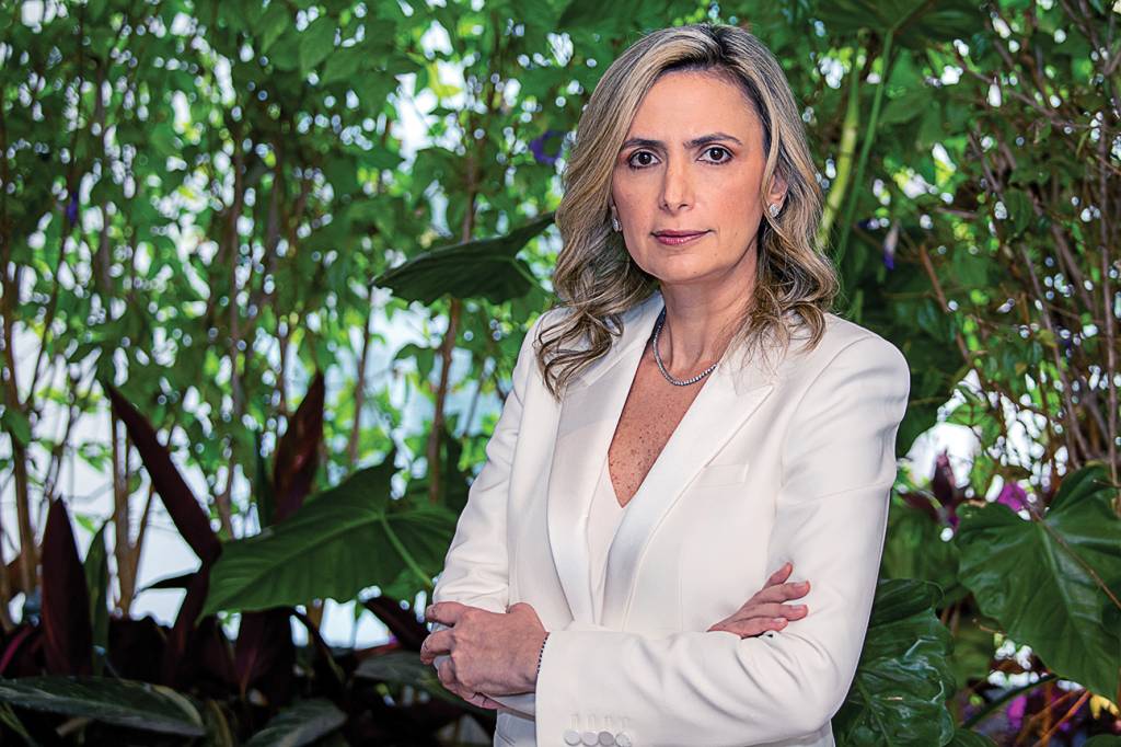 -258A0751CELIASANTOS.jpeg LIDERANÇA - Ludhmila Hajjar: a médica goiana coordena projeto pioneiro no país