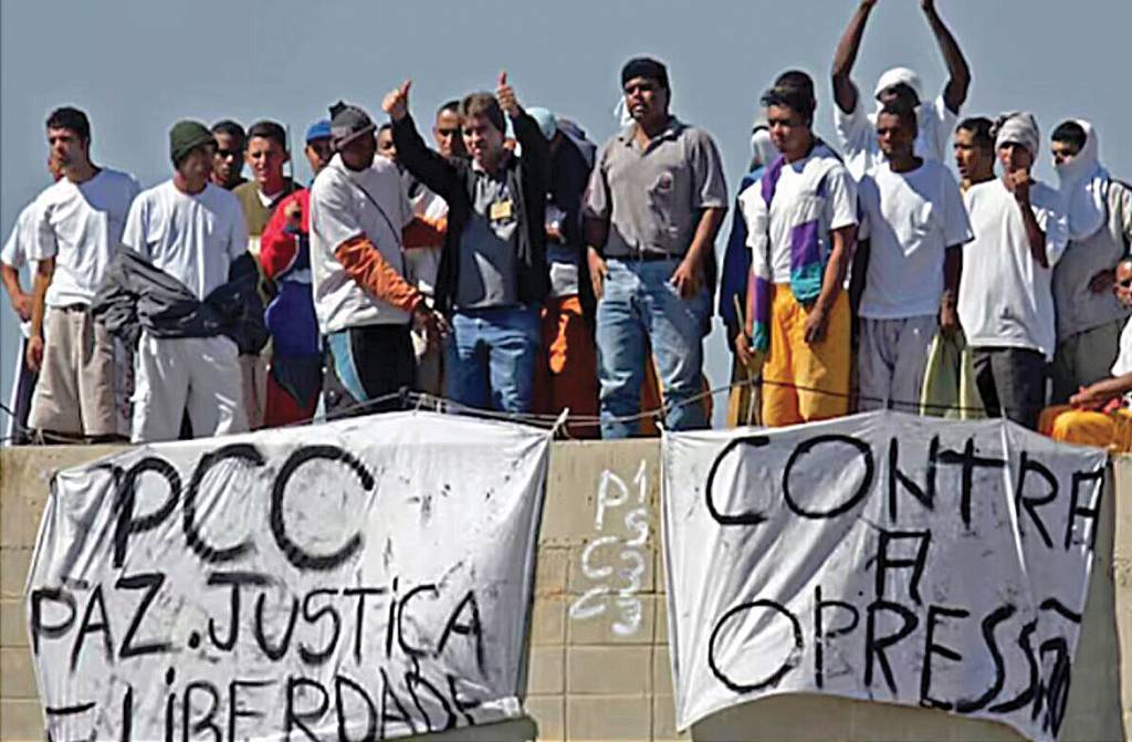 3D-(1)-rsz_abre2 ORIGEM - Rebelião em presídio: facção surgiu como uma espécie de sindicato para defender os direitos dos detentos