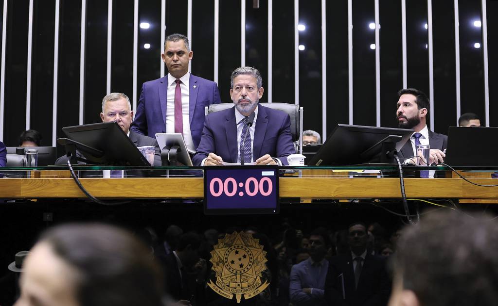 4—img20240710192337790 APOIO - Arthur Lira: presidente da Câmara deu tramitação de urgência e garantiu a aprovação com folga das novas regras