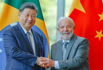 residente da República, Luiz Inácio Lula da Silva, durante reunião com o Presidente da República Popular da China, Xi Jinping, no Palácio da Alvorada. Brasília