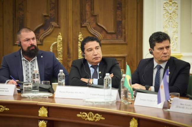 Paulo Bilynskyj-Magno-Malta-Sergio-Moro-Ucrânia-2 O deputado federal Paulo Bilynskyj e os senadores Magno Malta e Sergio Moro em encontro com o presidente da Ucrânia, Volodymyr Zelensky
