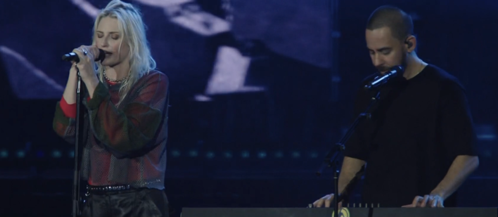 Screenshot 2024-11-15 234557 Emily Armstrong e Mike Shinoda no show do Linkin Park no Allianz Parque, em São Paulo (15/11/2024)