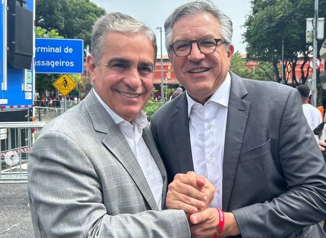 RETORNO - André Ceciliano e Alexandre Padilha se encontraram no encontro do G-20, no Rio