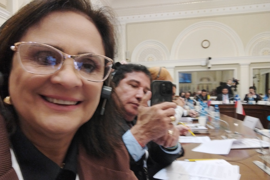 Os senadores Damares Alves (Republicanos-DF) e Magno Malta (PL-ES) durante encontro entre o presidente da Ucrânia, Volodymir Zelensky, e parlamentares latinoamericanos