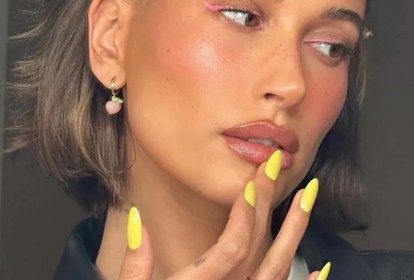 Hailey Bieber: precursora da "skin glass", febre na Coreia do Sul