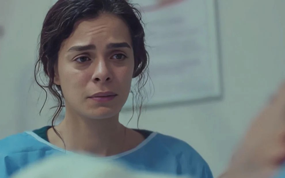 Bahar (interpretada por Özge Özpirinçci) em "Força de Mulher"