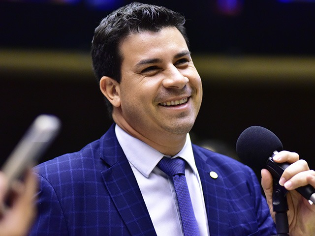 Carlos Veras