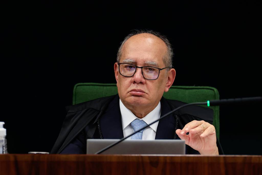 Gilmar decide que inquérito sobre desvios de emendas no Ceará fica no STF