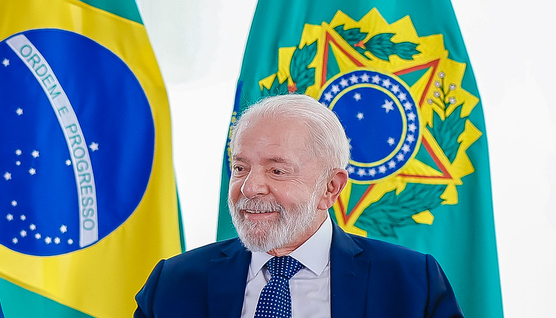 Lula passa bem, não terá sequelas e fica no hospital até a próxima semana