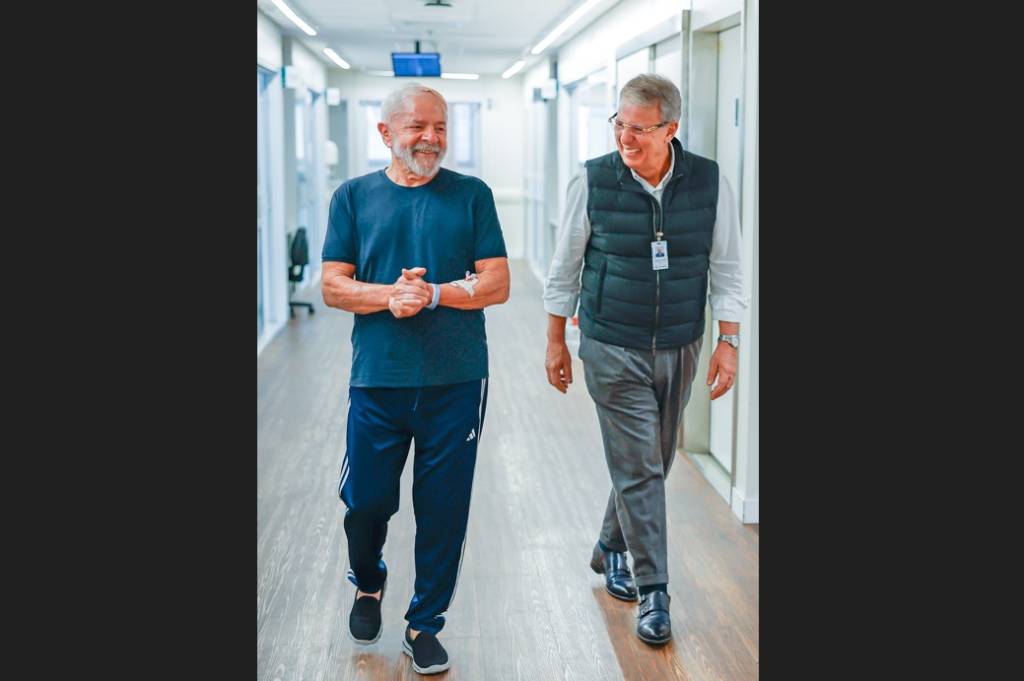 Lula posta vídeo caminhando no hospital após cirurgia: ‘Firme e forte’