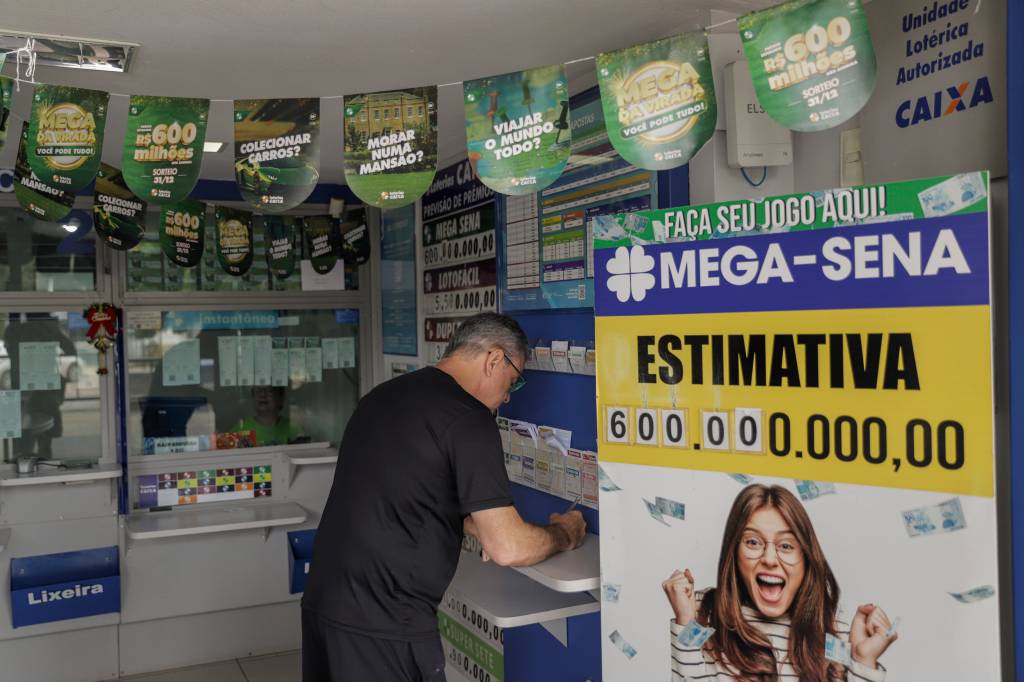 Mega da Virada: prêmio recorde tem fila virtual e trava até o app da Caixa