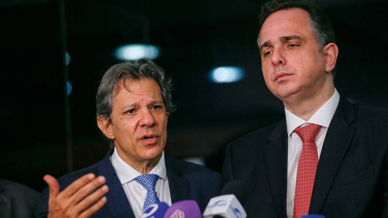 MEIO-TERMO - Fernando Haddad e Rodrigo Pacheco: a solução que está sendo analisada pode acabar ampliando o problema