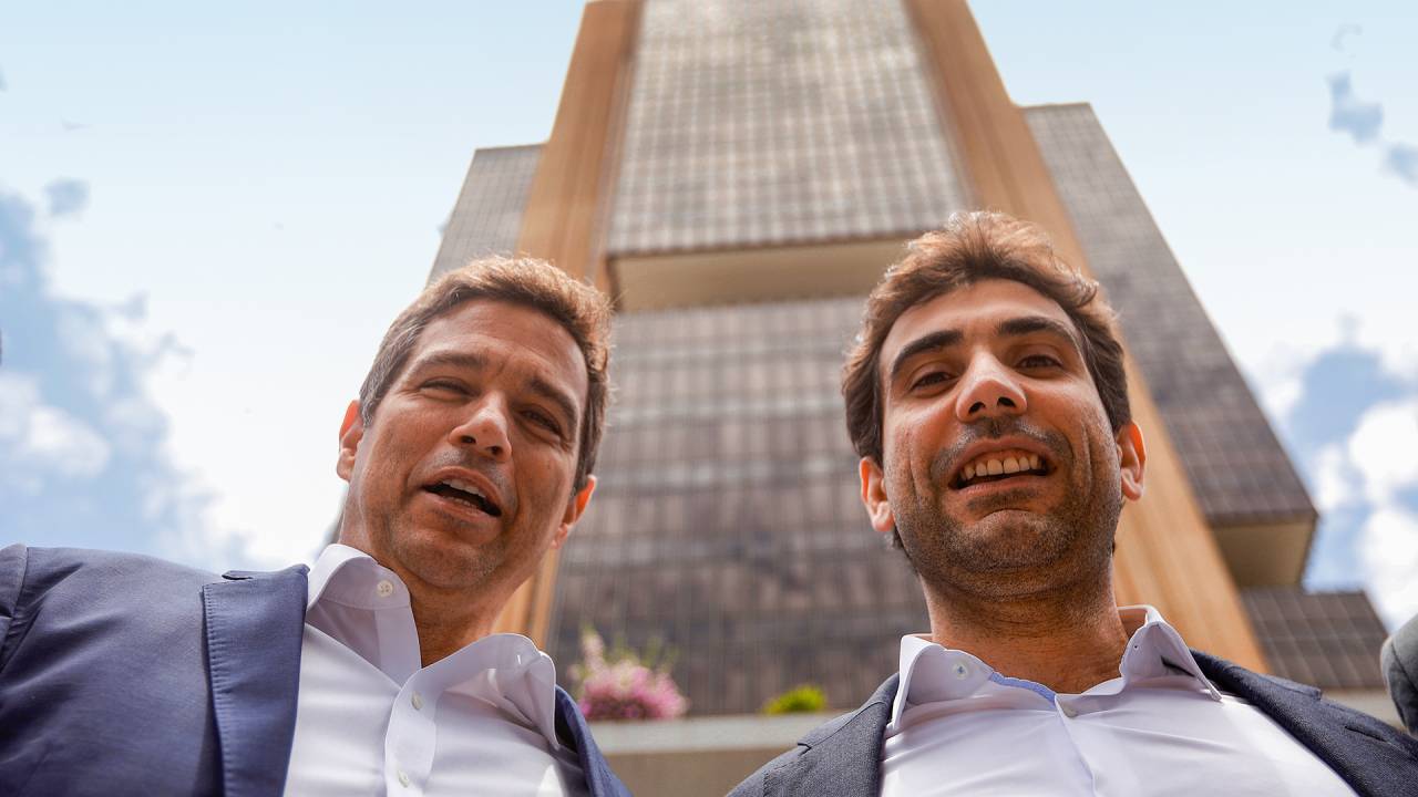 AFINADOS - Roberto Campos Neto (à esq.) e Gabriel Galípolo: a dupla do BC cobra uma “política fiscal crível”