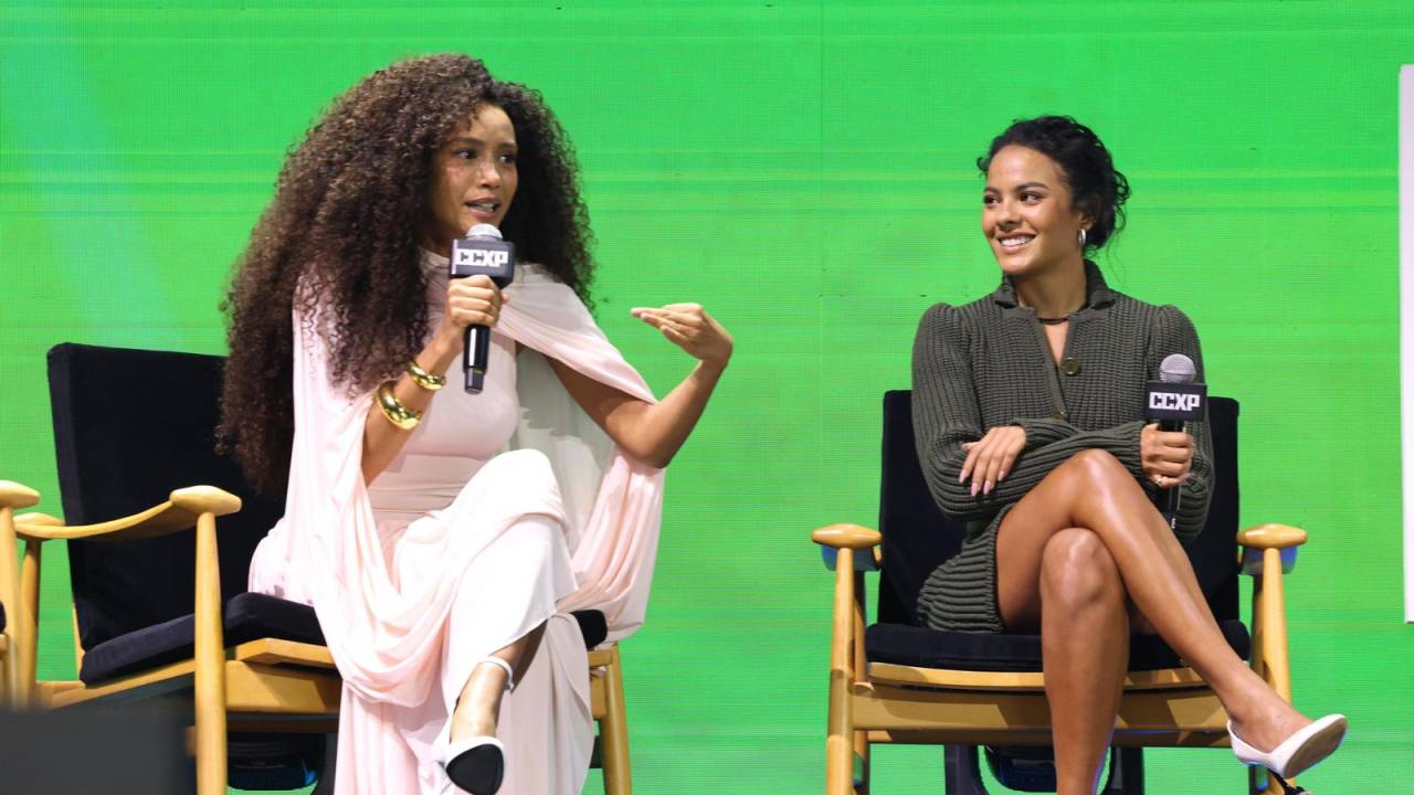 Taís Araujo e Bella Campos no painel de 'Vale Tudo' na CCXP 2024