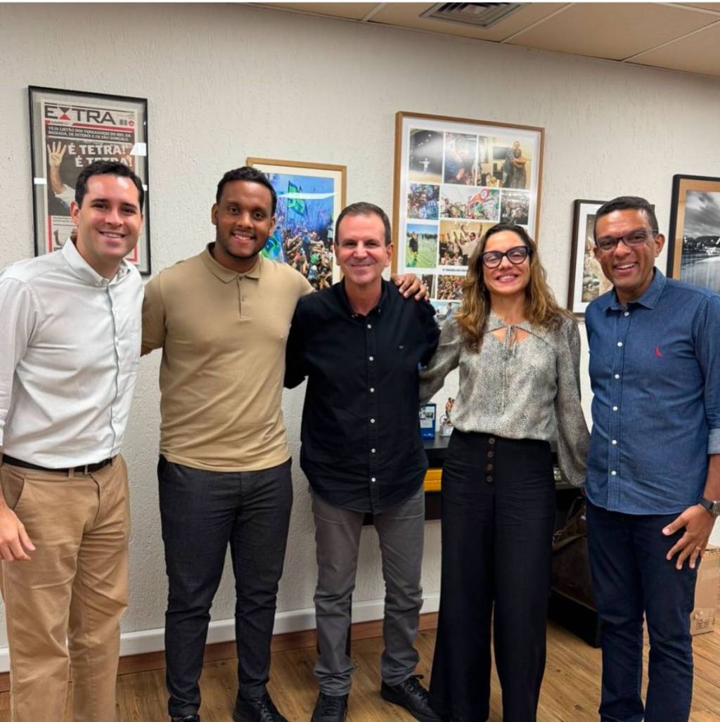 Na disputa a líder da bancada evangélica, Otoni de Paula indica filho para governo Paes