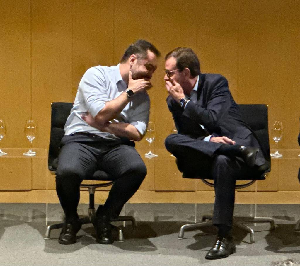 Máquinas de apostas: a nova queda de braço entre Castro e Paes