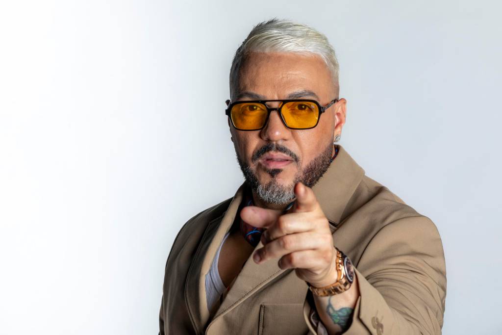 Belo recebe Medalha Tiradentes, maior honraria da Assembleia do Rio