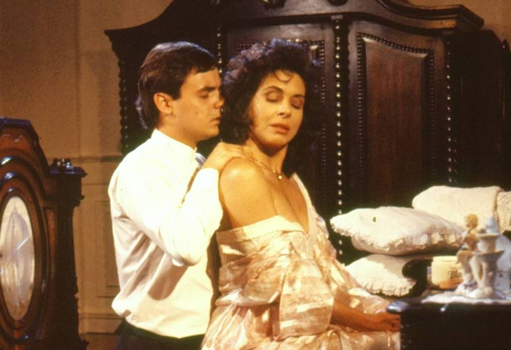 Betty Faria e Cássio Gabus Mendes em 'Tieta'