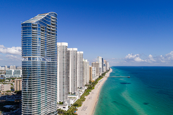 Arranha-céus em Sunny Isle Beach, Miami.