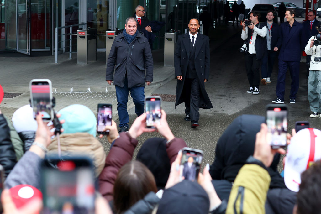 Como foi o primeiro dia de Lewis Hamilton em Maranello, na Ferrari