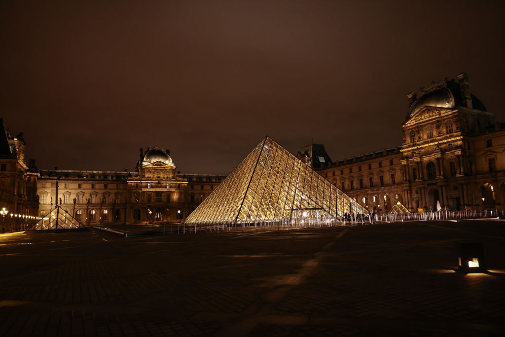 O museu do Louvre, em Paris, na França: fluxo de turistas acima do esperado está prejudicando o museu