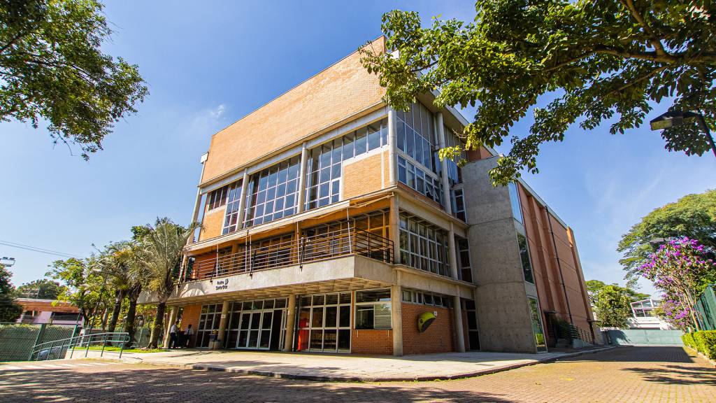 Exclusivo: Entrevista completa com diretora do ensino médio do Colegio Santa Cruz