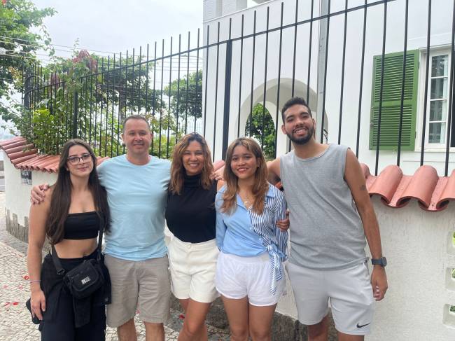 Turistas visitam casa do filme Turistas visitam casa do filme