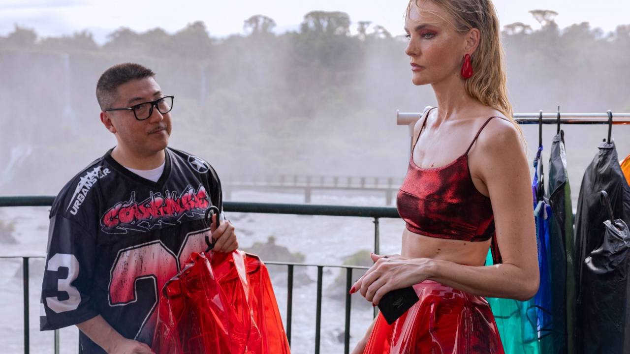 Top model Carol Trentini durante as gravações de 'Vale Tudo', no Paraná