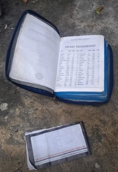 b&iacute;blia encontrada centro