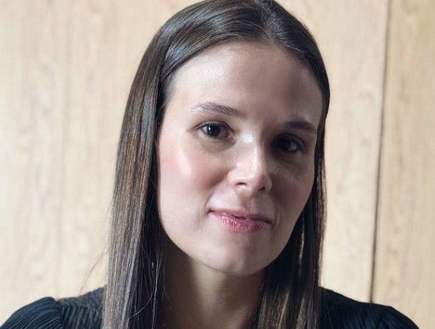 Jeniffer Castro, conhecida após polêmica em avião