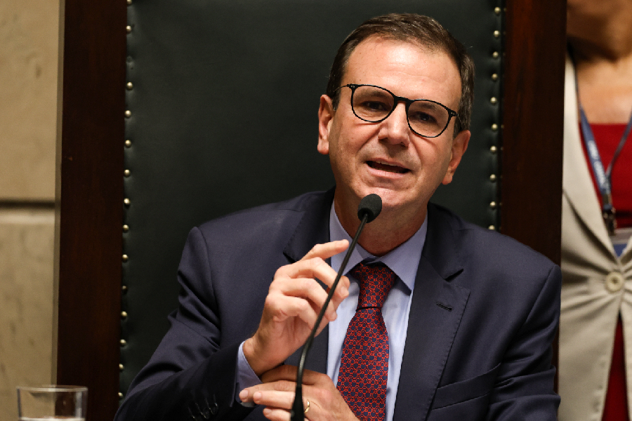 Paes e Nikolas Ferreira trocam farpas nas redes após dia de caos na segurança do Rio