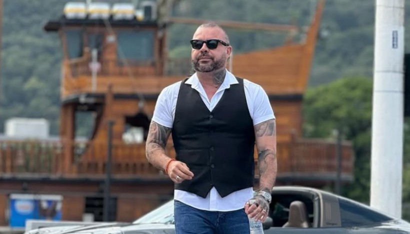 Influenciador morre após anestesia geral para fazer tatuagem