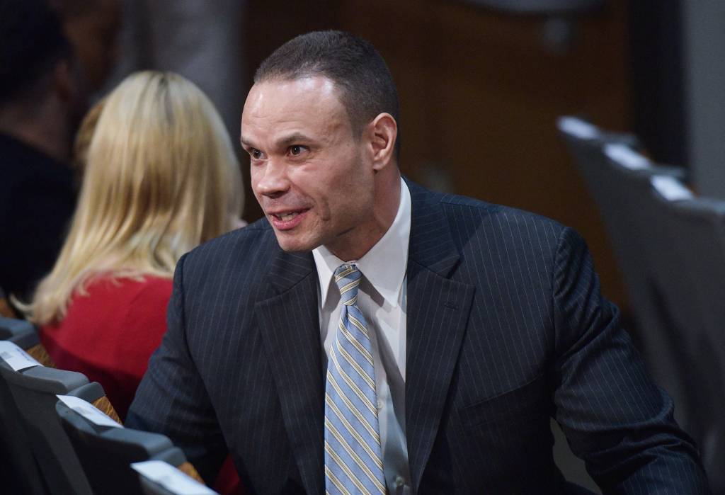 Trump anuncia podcaster conservador como vice-diretor do FBI