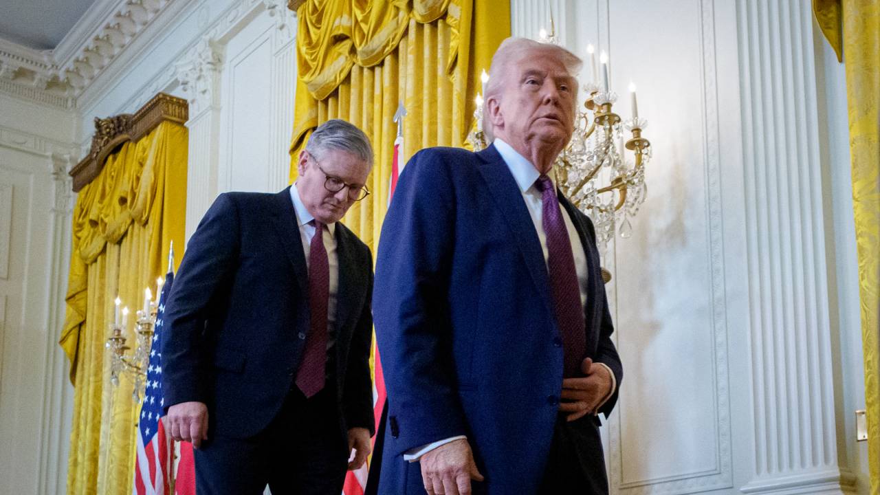 WASHINGTON, DC - FEBRUARY 27: U.S. President Donald Trump (R) and UK Prime Minister Keir Starmer depart following a news conference in the East Room at the White House on February 27, 2025 in Washington, DC. Starmer is on his first visit to Washington since President Trump returned to the White House. Starmer's trip comes shortly after he announced an increase in UK defense spending, ostensibly as a signal to Trump that the UK is prepared to bolster Europe's security, and as he aims to broker a fair peace deal for Ukraine amid Trump's warming relations with Russia. Andrew Harnik/Getty Images/AFP (Photo by Andrew Harnik / GETTY IMAGES NORTH AMERICA / Getty Images via AFP)