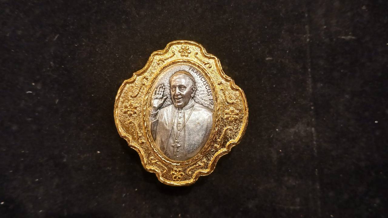 Imagem do papa Francisco para terço. 26/02/2025 -