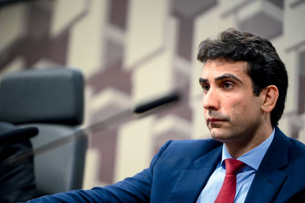 Em carta oficial, Galípolo diz que inflação voltará a menos de 4,5% só em 2026