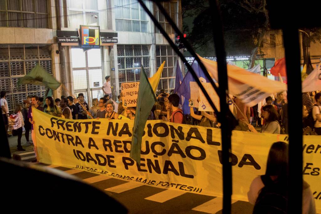 Ato contra a maioridade penal 16 ANOS - Maioridade: proposta voltará à pauta na Comissão de Segurança