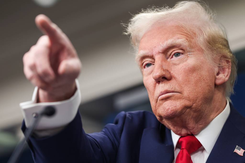 AP25030624414188.jpg Donald Trump: uso de tarifas sobre importações como ameaças, mesmo a parceiros